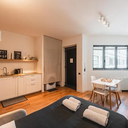 Apartment Navigli Area - Urban Oasis In Design Courtyard *